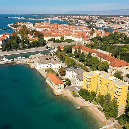 Caisa Classic Beachfront Apartment Zára Kültér fotó