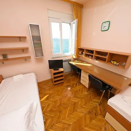 Caisa Classic Beachfront Apartment Zára Kültér fotó