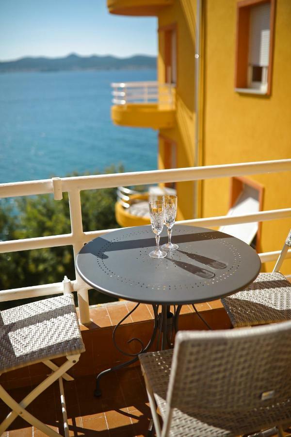 Caisa Classic Beachfront Appartamento *