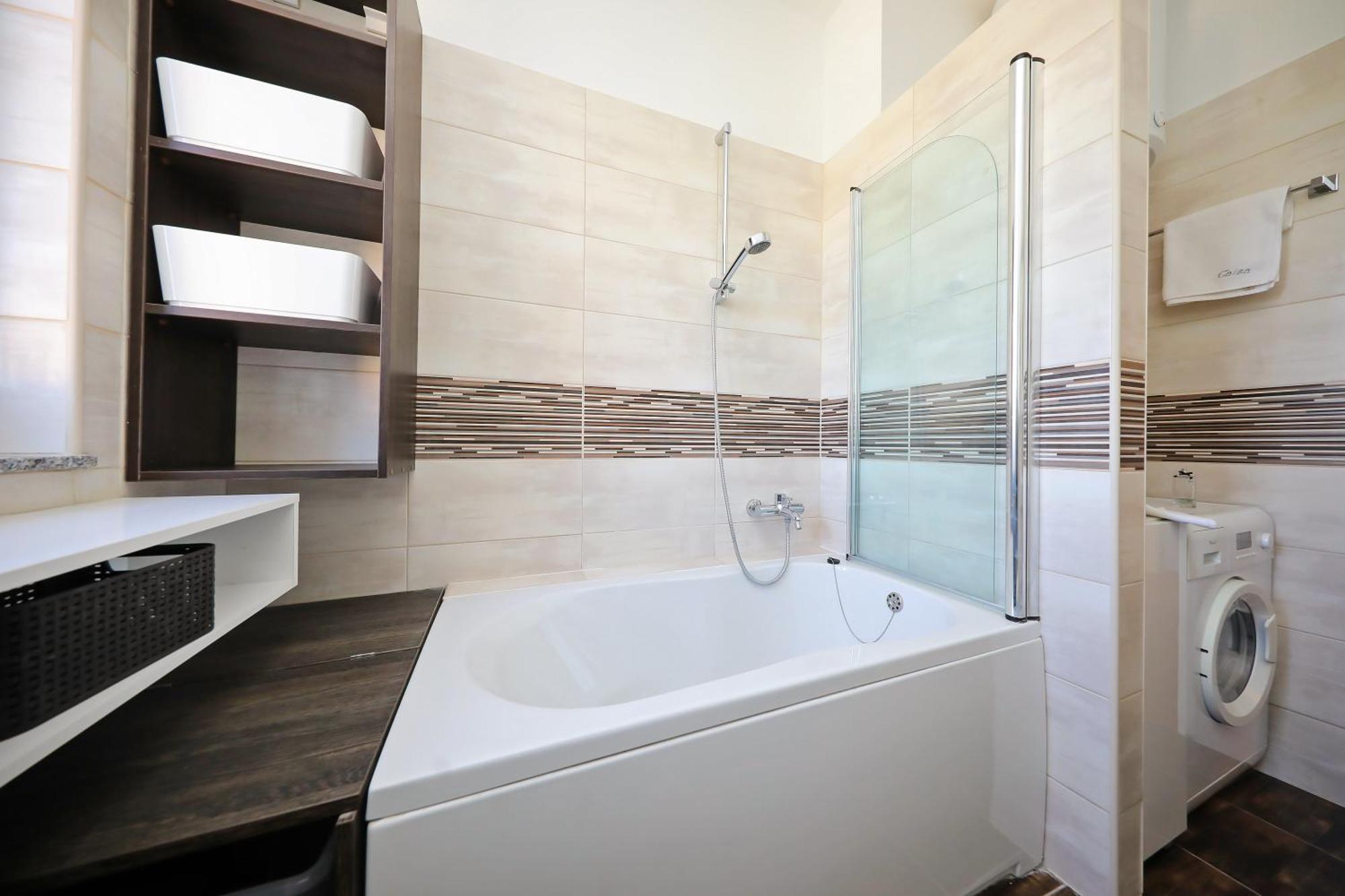 Caisa Classic Beachfront Apartment Zadar